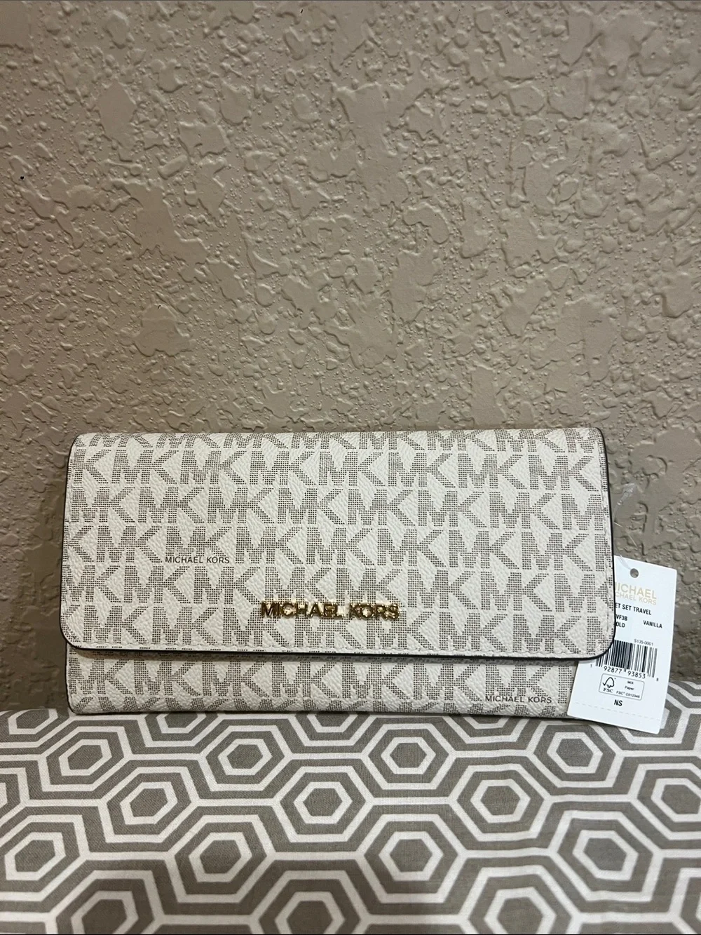 Michael Kors Vanilla MK Logo large trifold with Gold Hardware